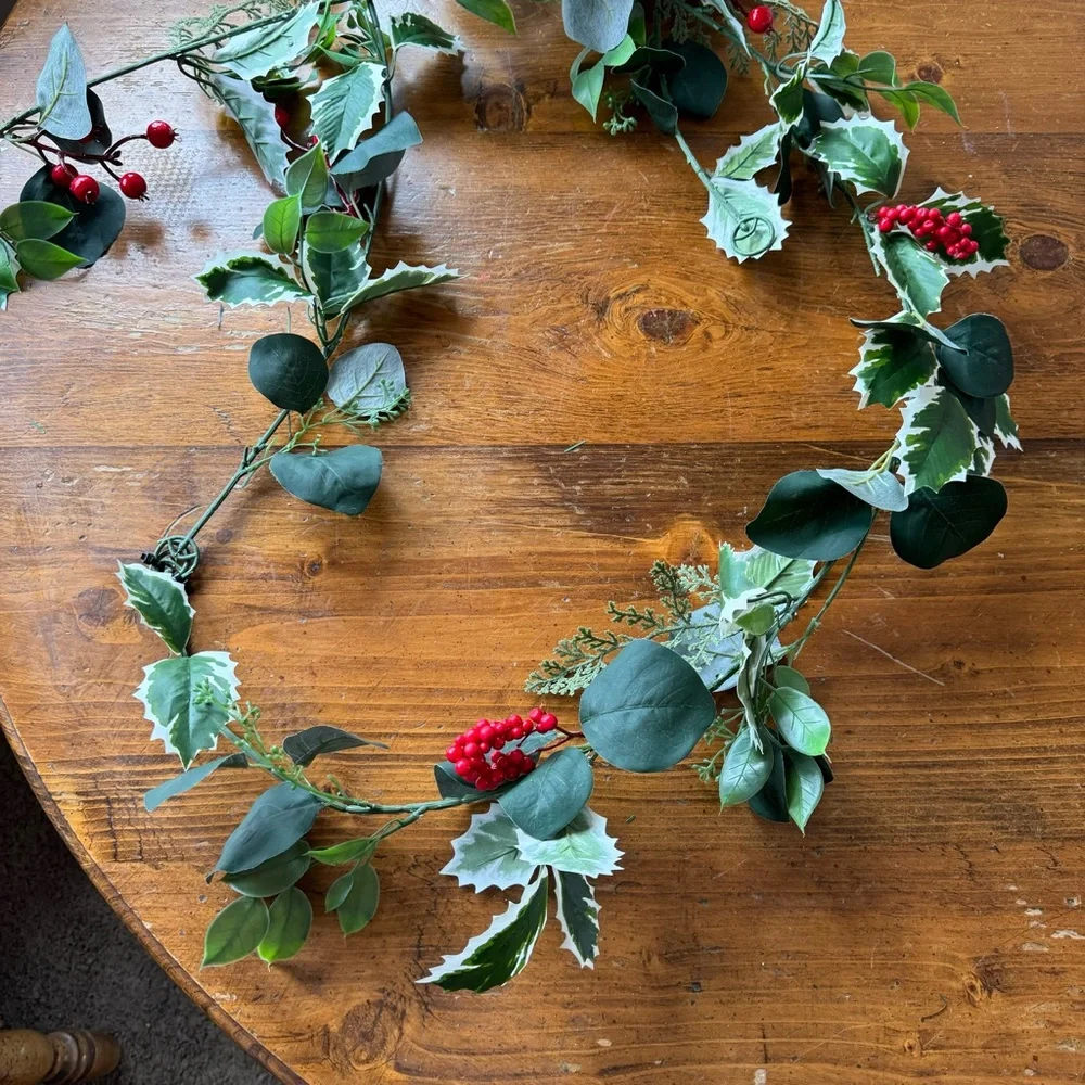 Realistic Vintage Christmas Garland with Holly & Berries 10 ft